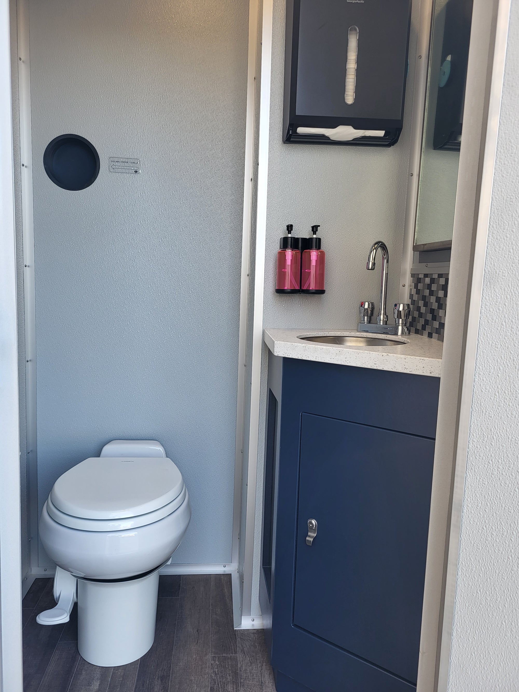 4 Stall 4 Sink Solar Suite Trailer