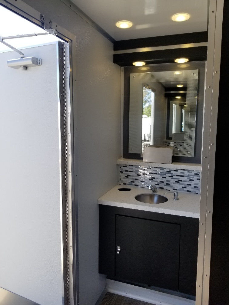 10 Stall 4 Sink Trailer