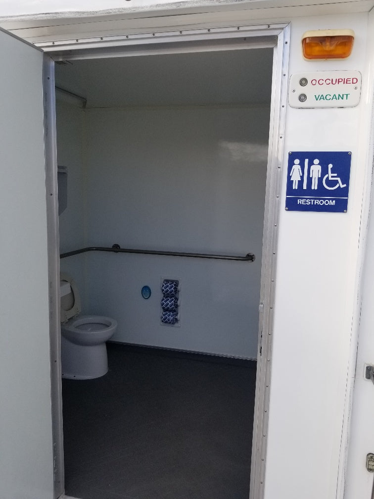1 ADA + 2 Stall 3 Sink Restroom Trailer Classic