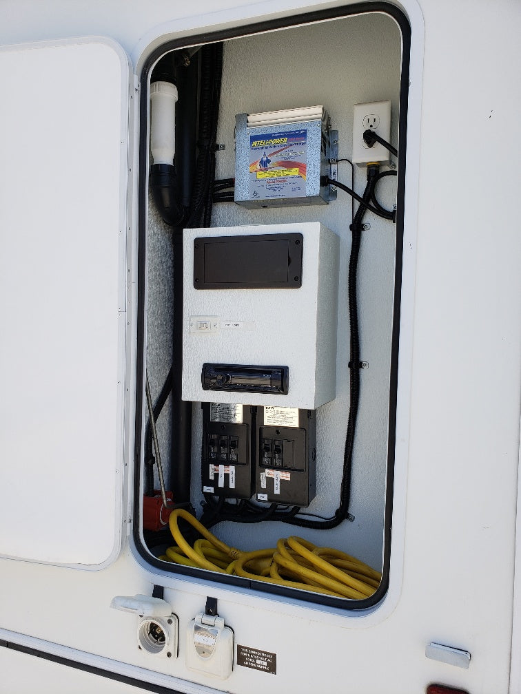 7 Stall 2 Sink Suite Trailer Premier Plus